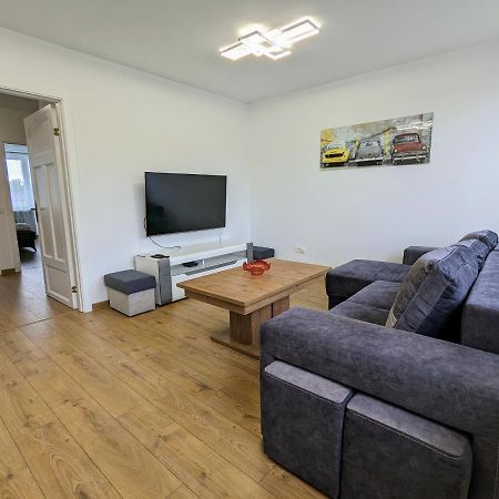 Lovely 2-Bedroom Flat In The Heart Of ドルスキニンカイ エクステリア 写真