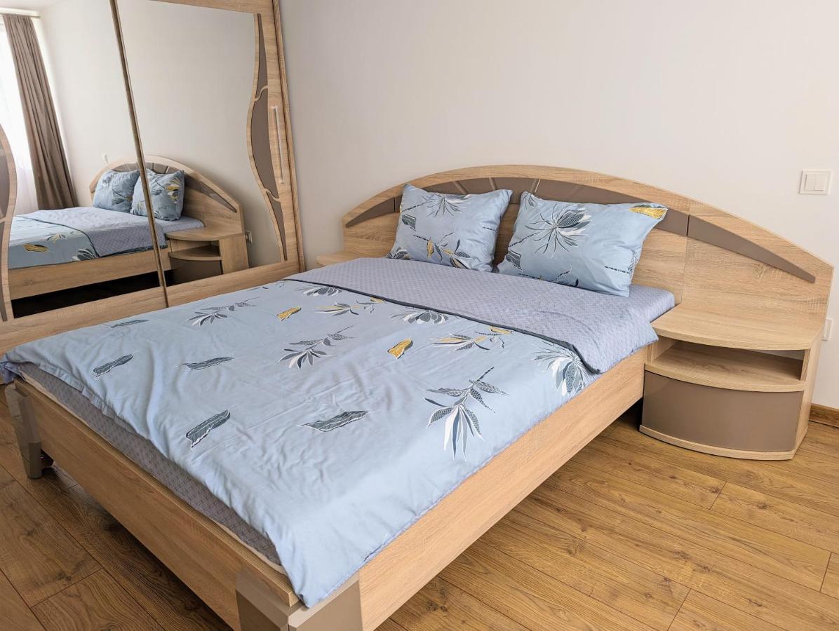 Lovely 2-Bedroom Flat In The Heart Of ドルスキニンカイ エクステリア 写真