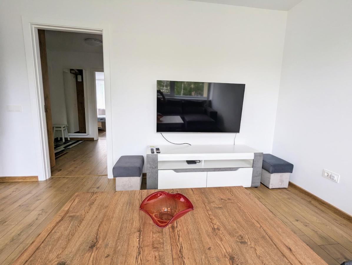 Lovely 2-Bedroom Flat In The Heart Of ドルスキニンカイ エクステリア 写真