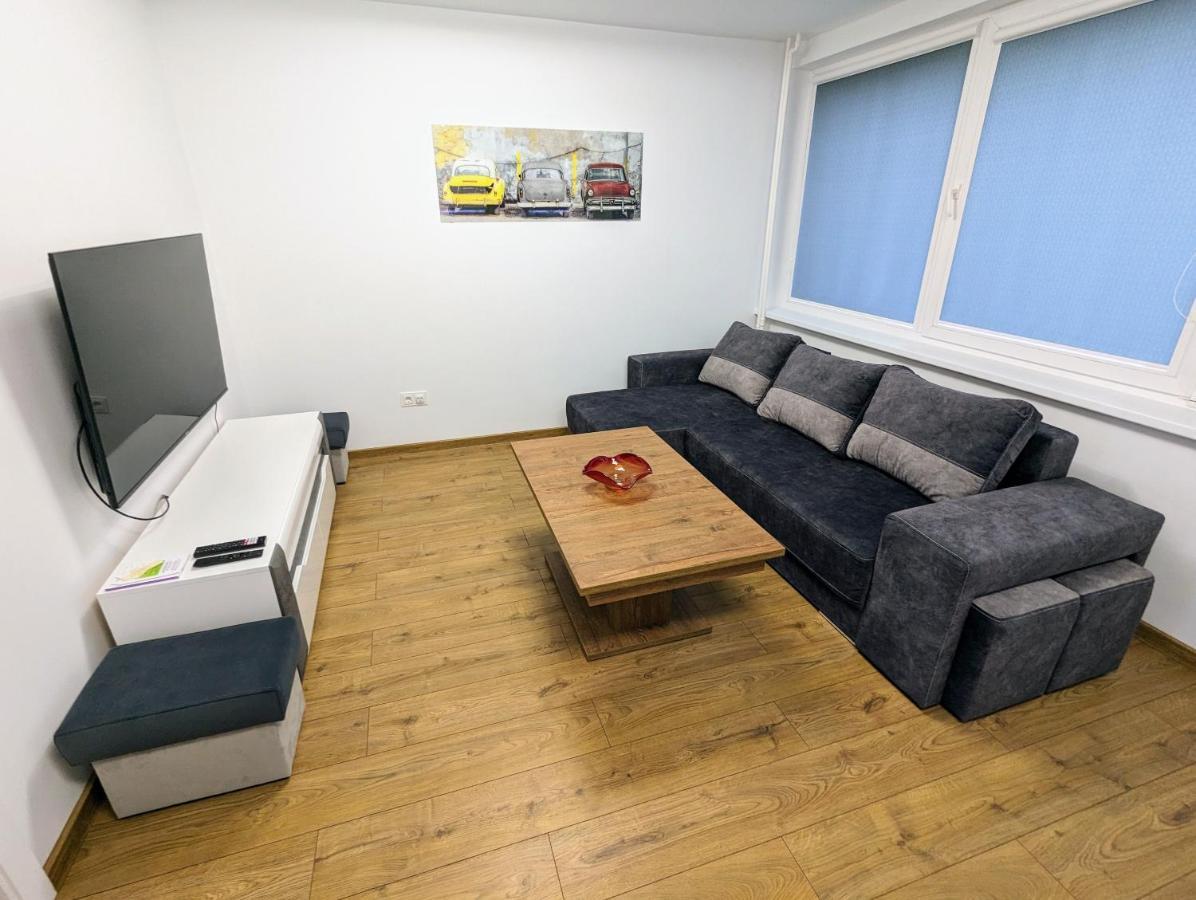 Lovely 2-Bedroom Flat In The Heart Of ドルスキニンカイ エクステリア 写真